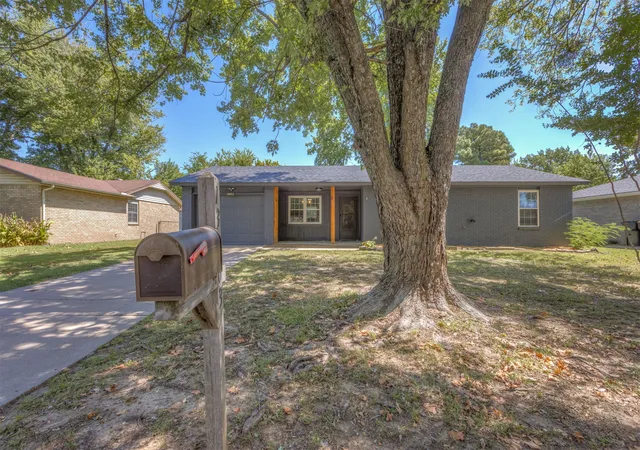 Photo 1 of Sale Pending at 13663 S 286th East Ave, Coweta, OK 74429 | MLS# 2631077 | Listing updated on 2026-09-06