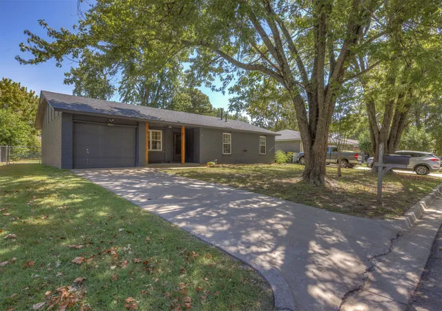 Photo 2 of Sale Pending at 13663 S 286th East Ave, Coweta, OK 74429 | MLS# 2631077 | Listing updated on 2026-09-06