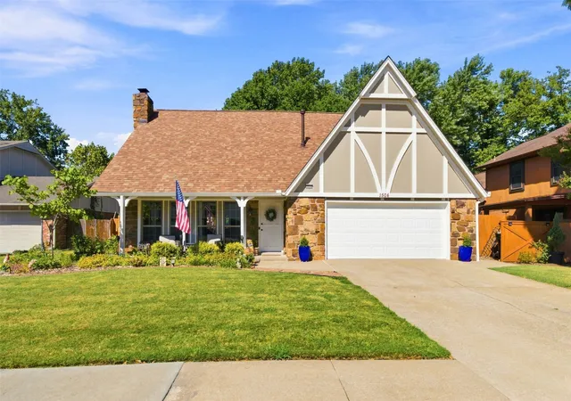 Photo 1 of Sale Pending at 1504 S Nyssa Ave, Broken Arrow, OK 74012 | MLS# 2631147 | Listing updated on 2026-09-30