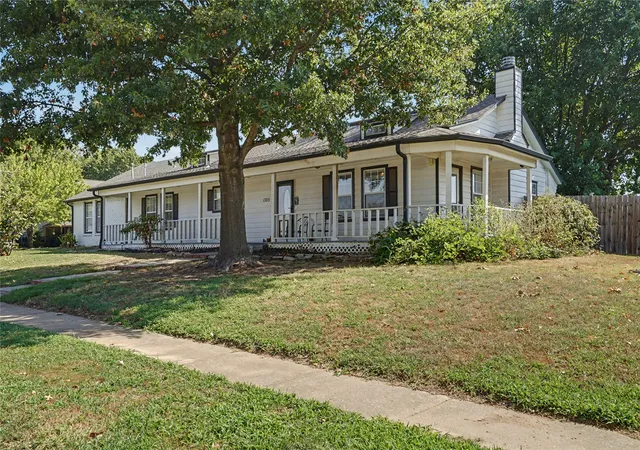 Photo 2 of Single family home for sale at 1105 N 84th St, Broken Arrow, OK 74014 | MLS# 2631171 | Listing updated on 2026-08-31