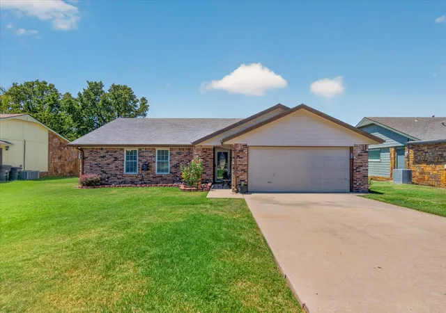 Photo 1 of Sale Pending at 1209 Prairie Heights, Bartlesville, OK 74006 | MLS# 2631175 | Listing updated on 2026-09-03