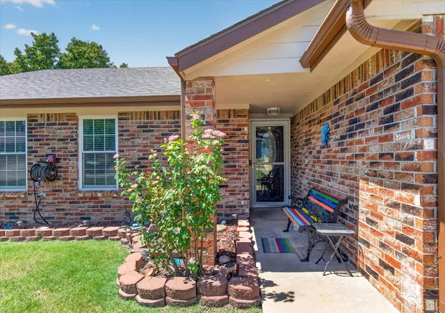 Photo 3 of Sale Pending at 1209 Prairie Heights, Bartlesville, OK 74006 | MLS# 2631175 | Listing updated on 2026-09-03