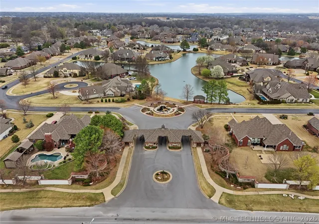 Photo 3 of Single family home for sale at 647 E Huntsville Pl, Broken Arrow, OK 74011 | MLS# 2631078 | Listing updated on 2026-09-17