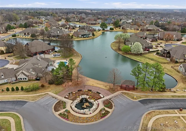 Photo 3 of Single family home for sale at 647 E Huntsville Pl, Broken Arrow, OK 74011 | MLS# 2631078 | Listing updated on 2026-09-17