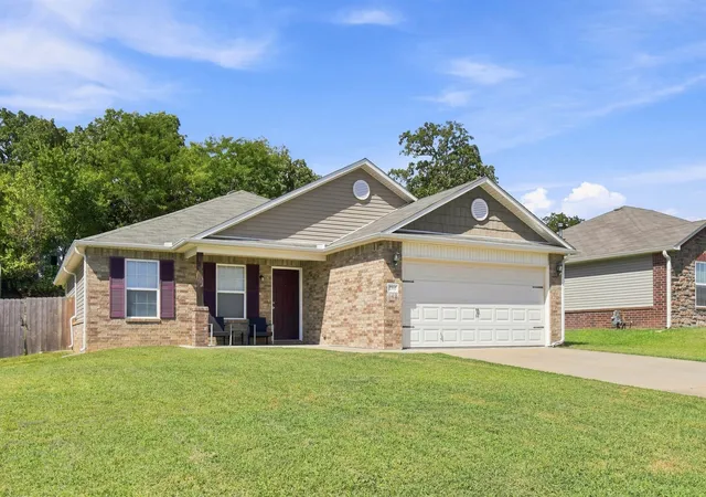 Photo 2 of Single family home for sale at 1365 Panther Ln, Sapulpa, OK 74066 | MLS# 2631169 | Listing updated on 2026-09-11