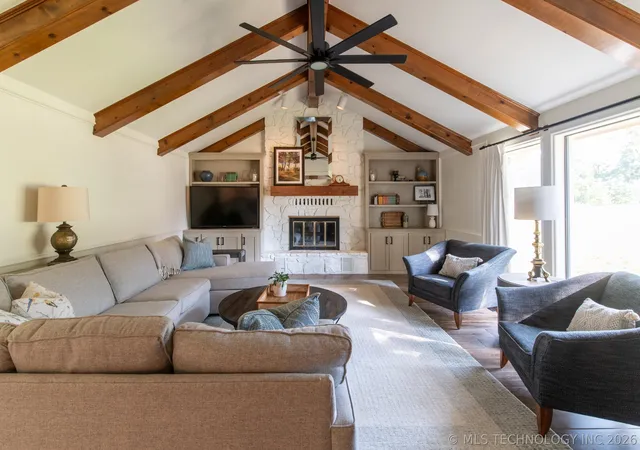 Photo 3 of Sale Pending at 12315 S Skyline Dr, Jenks, OK 74037 | MLS# 2631156 | Listing updated on 2026-09-01