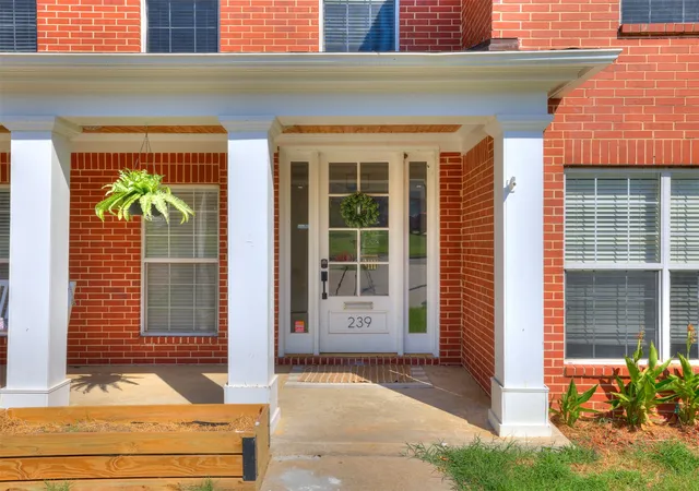 Photo 3 of Single family home for sale at 239 Woodview Ln, Sapulpa, OK 74066 | MLS# 2620151 | Listing updated on 2026-09-03