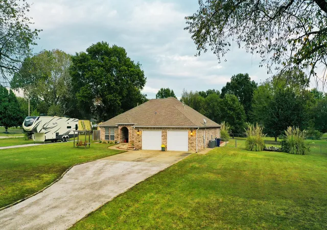 Photo 1 of Single family home for sale at 17533 S 321st Eastavenue, Coweta, OK 74429 | MLS# 2631146 | Listing updated on 2026-09-03