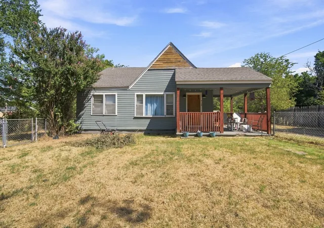 Photo 3 of Single family home for sale at 919 W North Ave, Checotah, OK 74426 | MLS# 2631221 | Listing updated on 2026-09-15