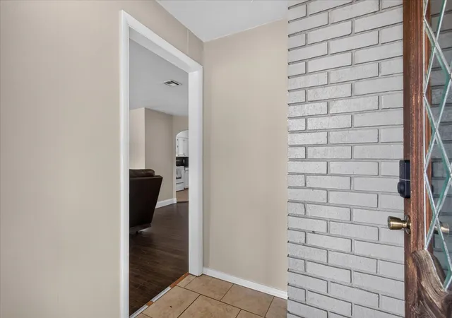 Photo 4 of Single family home for sale at 211 Se Queenstown Ave, Bartlesville, OK 74006 | MLS# 2631047 | Listing updated on 2026-10-04
