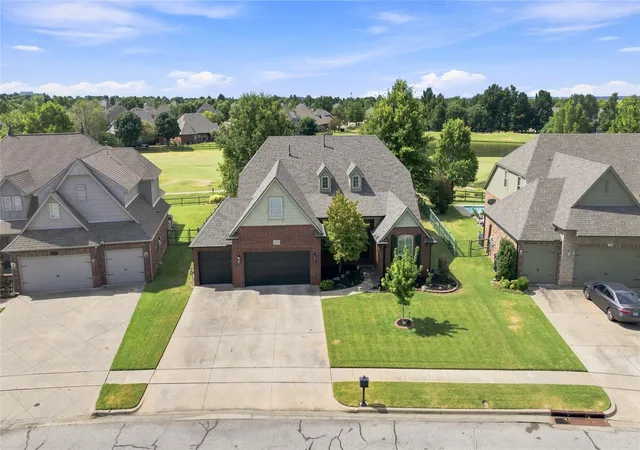 Photo 3 of Single family home for sale at 1617 W Ulysses St, Broken Arrow, OK 74012 | MLS# 2630998 | Listing updated on 2026-10-06