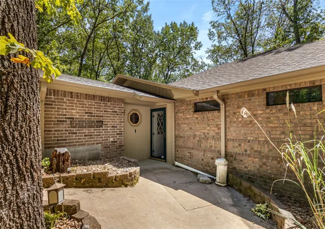 Photo 4 of Single family home for sale at 424866 E 1169 Rd, Eufaula, OK 74432 | MLS# 2630856 | Listing updated on 2026-09-26