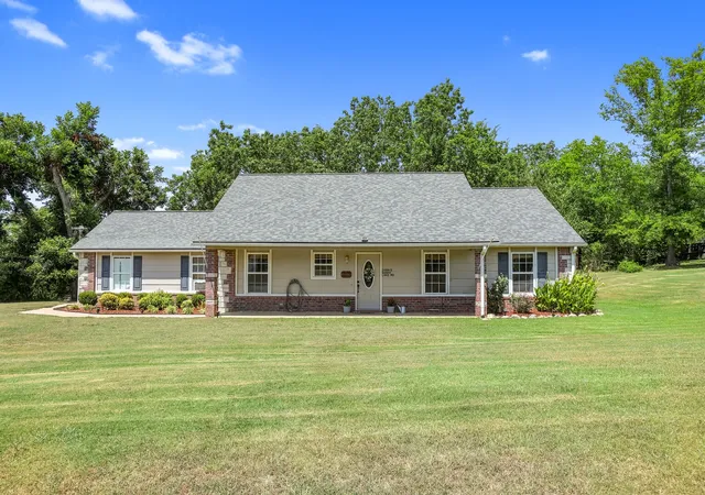Photo 1 of Single family home for sale at 21599 S Sunny Lake Rd, Claremore, OK 74019 | MLS# 2631210 | Listing updated on 2026-09-11