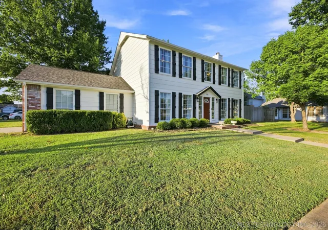Photo 2 of Sale Pending at 1504 W Gary St, Broken Arrow, OK 74012 | MLS# 2631243 | Listing updated on 2026-08-31