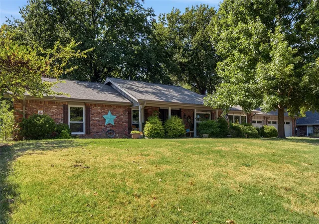 Photo 2 of Sale Pending at 2905 Robin Ln, Muskogee, OK 74403 | MLS# 2631036 | Listing updated on 2026-09-19
