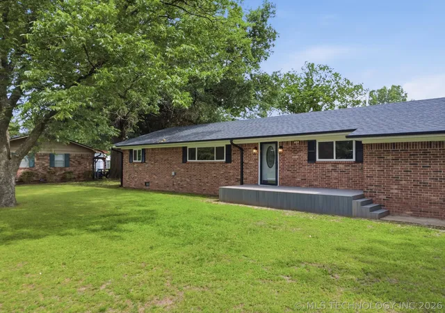 Photo 4 of Single family home for sale at 219 E Ozark St, Morris, OK 74445 | MLS# 2631280 | Listing updated on 2026-09-20