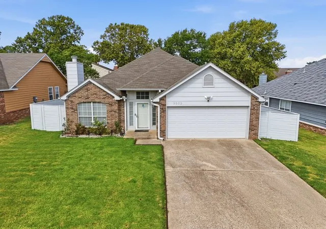 Photo 1 of Sale Pending at 9252 S 85th Eastavenue, Tulsa, OK 74133 | MLS# 2631140 | Listing updated on 2026-08-31
