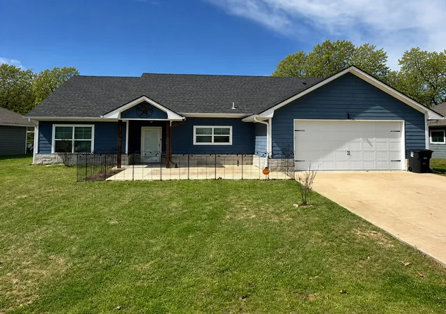 Photo 2 of Single family home for sale at 5447 Roadrunner Dr, Durant, OK 74701 | MLS# 2626999 | Listing updated on 2026-08-30