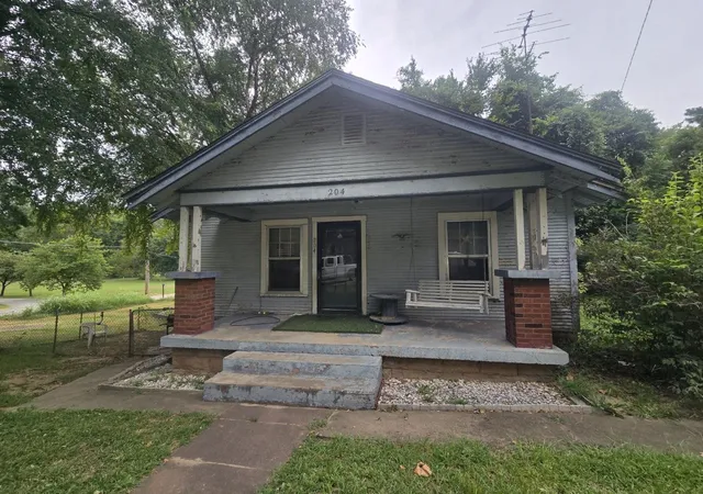Photo 1 of Single family home for sale at 204 N 70th West Ave, Tulsa, OK 74127 | MLS# 2631320 | Listing updated on 2026-09-05