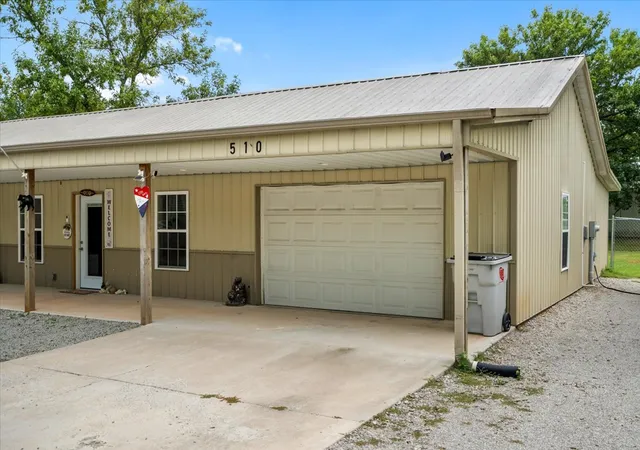 Photo 3 of Single family home for sale at 510 E Main St, Beggs, OK 74421 | MLS# 2631349 | Listing updated on 2026-09-09