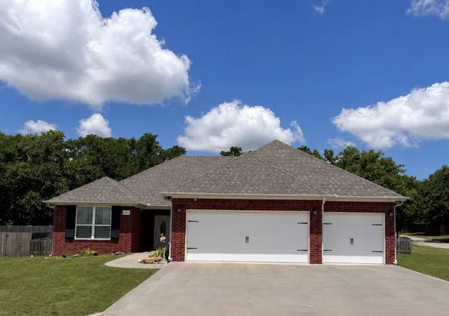 Photo 1 of Single family home for sale at 1001 Stone Creek, Ardmore, OK 73401 | MLS# 2631236 | Listing updated on 2026-09-01