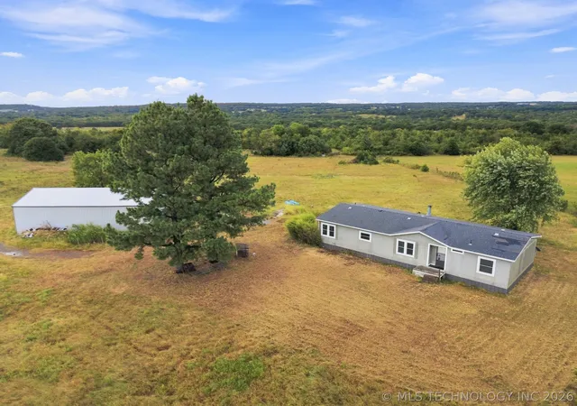 Photo 3 of Manufactured home for sale at 29982 Dustin Rd, Henryetta, OK 74437 | MLS# 2631338 | Listing updated on 2026-10-01