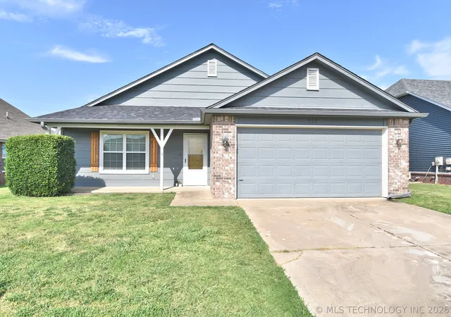 Single family home for sale at 212 Dp Newman Cir, Kiefer, OK 74041 | MLS# 2631374