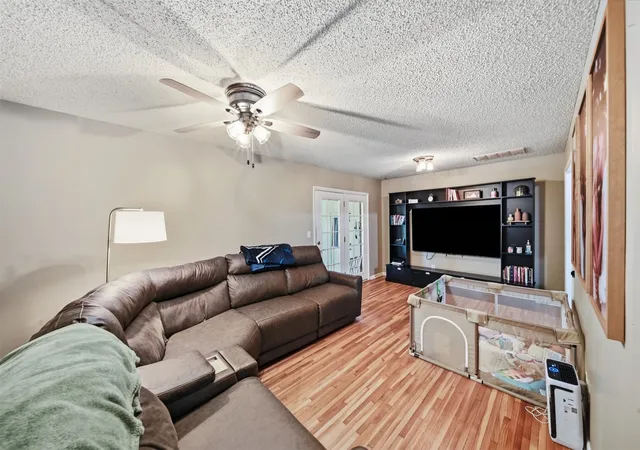 Photo 4 of Sale Pending at 4513 S Zenith Ave, Tulsa, OK 74107 | MLS# 2630930 | Listing updated on 2026-10-28