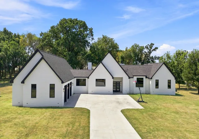 Photo 4 of Single family home for sale at 831 N 4389, Pryor, OK 74361 | MLS# 2631299 | Listing updated on 2026-10-07