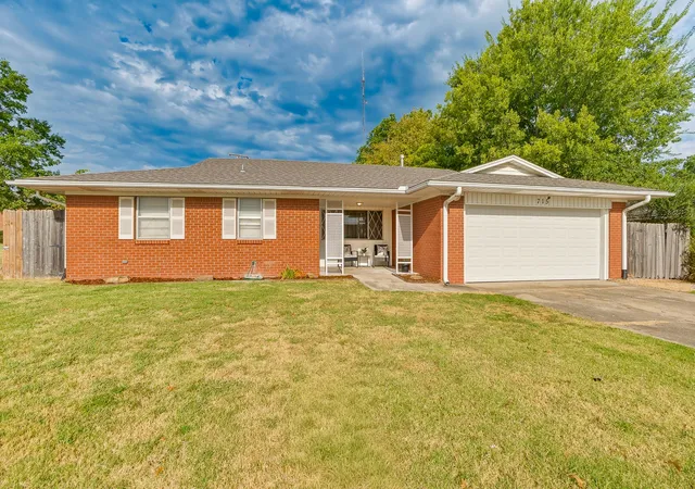 Photo 1 of Sale Pending at 715 N Susan Ave, Ada, OK 74820 | MLS# 2630942 | Listing updated on 2026-08-31