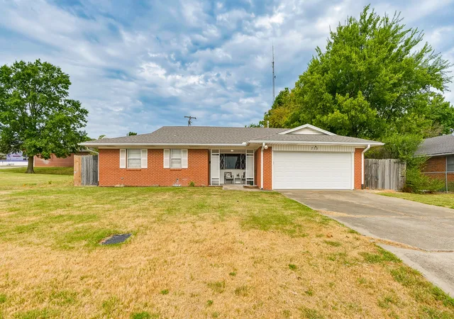 Photo 2 of Sale Pending at 715 N Susan Ave, Ada, OK 74820 | MLS# 2630942 | Listing updated on 2026-08-31
