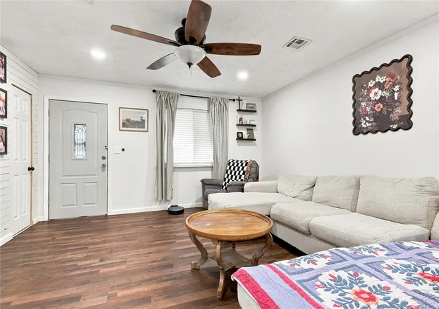 Photo 3 of Sale Pending at 19 S Whitaker St, Pryor, OK 74361 | MLS# 2630668 | Listing updated on 2026-09-11
