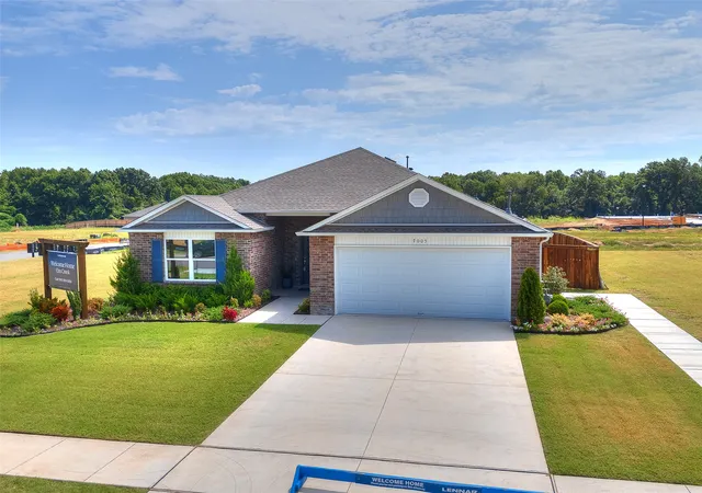 Photo 1 of Sale Pending at 7017 S Lions Ave, Broken Arrow, OK 74011 | MLS# 2631441 | Listing updated on 2026-09-02