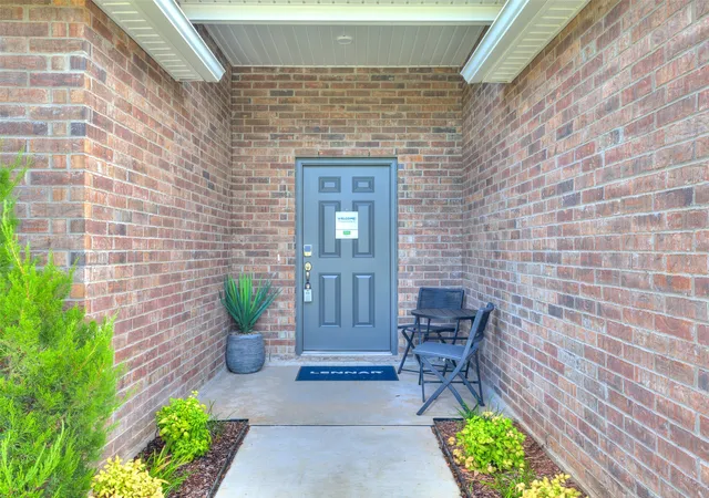 Photo 3 of Sale Pending at 7017 S Lions Ave, Broken Arrow, OK 74011 | MLS# 2631441 | Listing updated on 2026-09-02