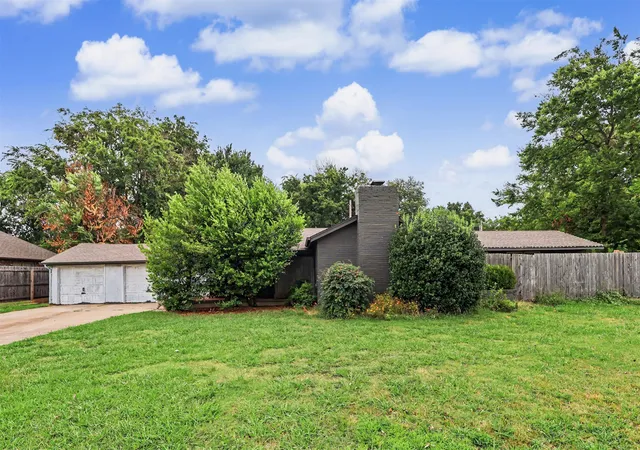 Photo 1 of Sale Pending at 5015 E 33rd St, Tulsa, OK 74135 | MLS# 2631373 | Listing updated on 2026-09-08