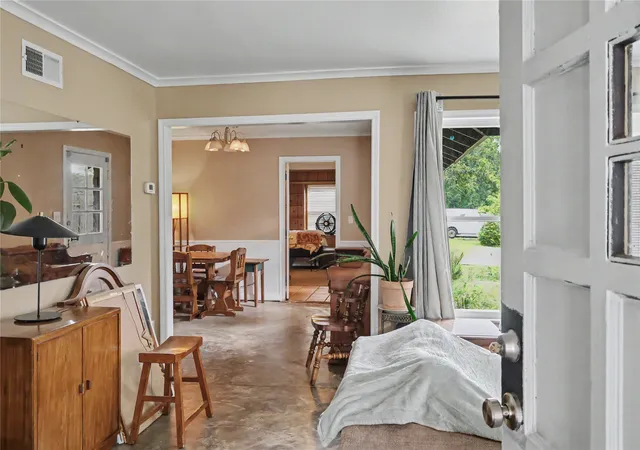 Photo 3 of Sale Pending at 5015 E 33rd St, Tulsa, OK 74135 | MLS# 2631373 | Listing updated on 2026-09-08