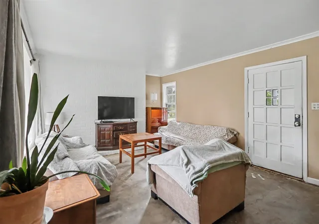 Photo 4 of Sale Pending at 5015 E 33Rd St, Tulsa, OK 74135 | MLS# 2631373 | Listing updated on 2026-09-30