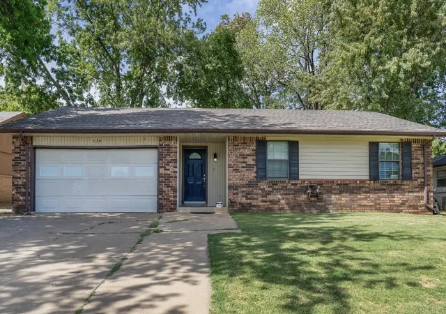 Photo 1 of Single family home for sale at 134 W Kent St, Broken Arrow, OK 74012 | MLS# 2630958 | Listing updated on 2026-09-13