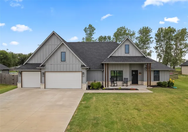 Photo 1 of Single family home for sale at 2429 W Union St, Collinsville, OK 74021 | MLS# 2631488 | Listing updated on 2026-09-27
