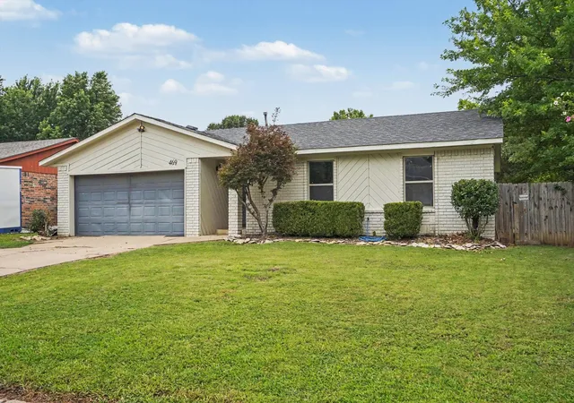 Photo 2 of Sale Pending at 469 W 149th St S, Glenpool, OK 74033 | MLS# 2631339 | Listing updated on 2026-08-31