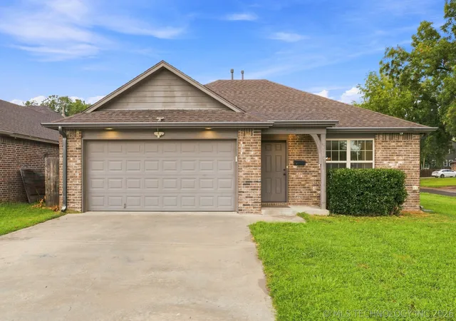 Photo 1 of Sale Pending at 225 E Bryan Ave, Sapulpa, OK 74066 | MLS# 2630172 | Listing updated on 2026-09-08