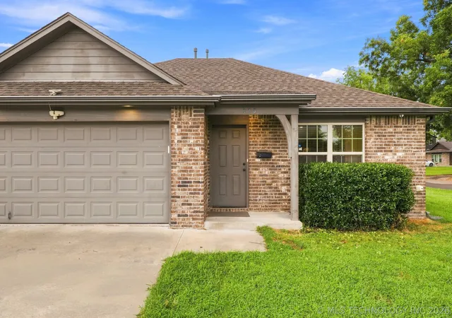 Photo 2 of Sale Pending at 225 E Bryan Ave, Sapulpa, OK 74066 | MLS# 2630172 | Listing updated on 2026-09-08