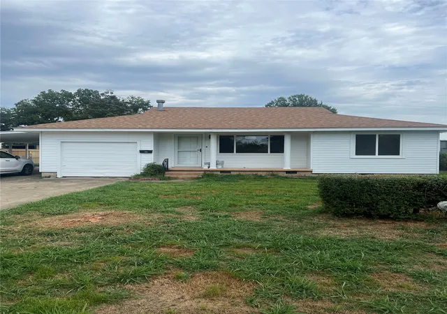 Photo 2 of Single family home for sale at 511 N Hodge St, Sapulpa, OK 74066 | MLS# 2631399 | Listing updated on 2026-09-10