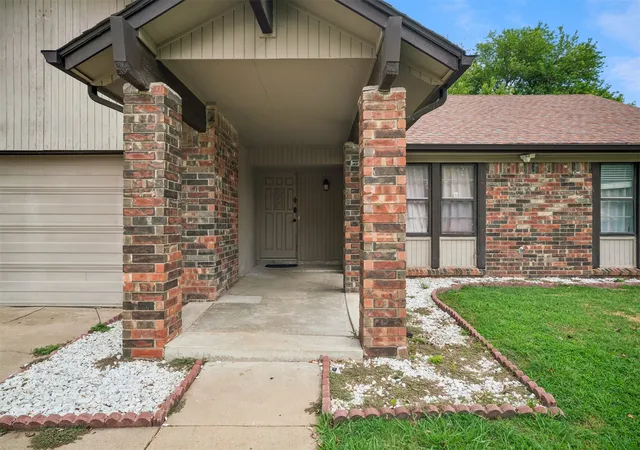 Photo 3 of Single family home for sale at 11913 E 38th Pl, Tulsa, OK 74146 | MLS# 2631473 | Listing updated on 2026-09-18