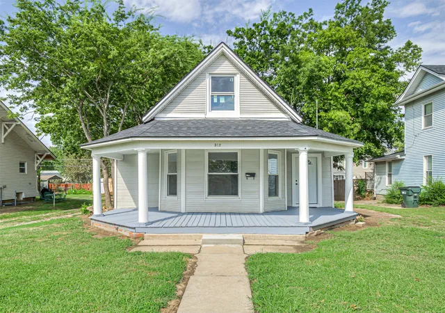 Photo 2 of Sale Pending at 512 S Poplar St, Sapulpa, OK 74066 | MLS# 2631266 | Listing updated on 2026-09-15