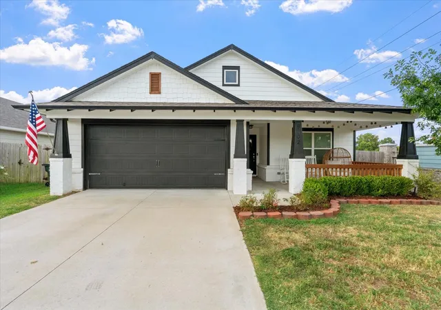 Photo 1 of Single family home for sale at 9702 E 102nd St, Owasso, OK 74055 | MLS# 2631584 | Listing updated on 2026-09-08