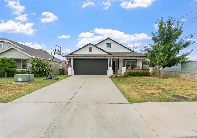 Photo 2 of Single family home for sale at 9702 E 102nd St, Owasso, OK 74055 | MLS# 2631584 | Listing updated on 2026-09-08