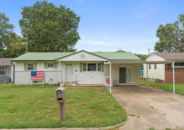 Single family home for sale at 507 S Hamilton Ave, Dewey, OK 74029 | MLS# 2631586