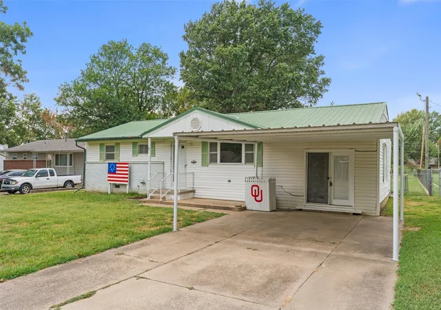 Photo 2 of Single family home for sale at 507 S Hamilton Ave, Dewey, OK 74029 | MLS# 2631586 | Listing updated on 2026-09-07
