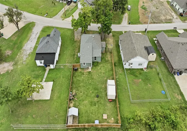 Photo 3 of Sale Pending at 415 S Cherokee Ave, Claremore, OK 74017 | MLS# 2631642 | Listing updated on 2026-09-21